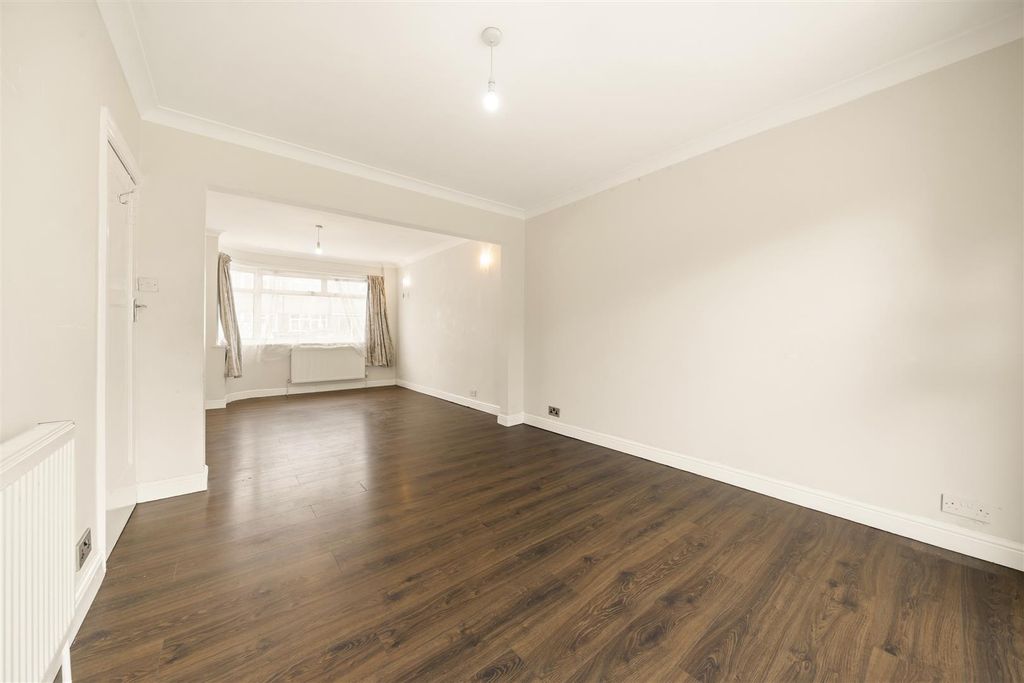 Property photo 2 of 10 6.Jpg