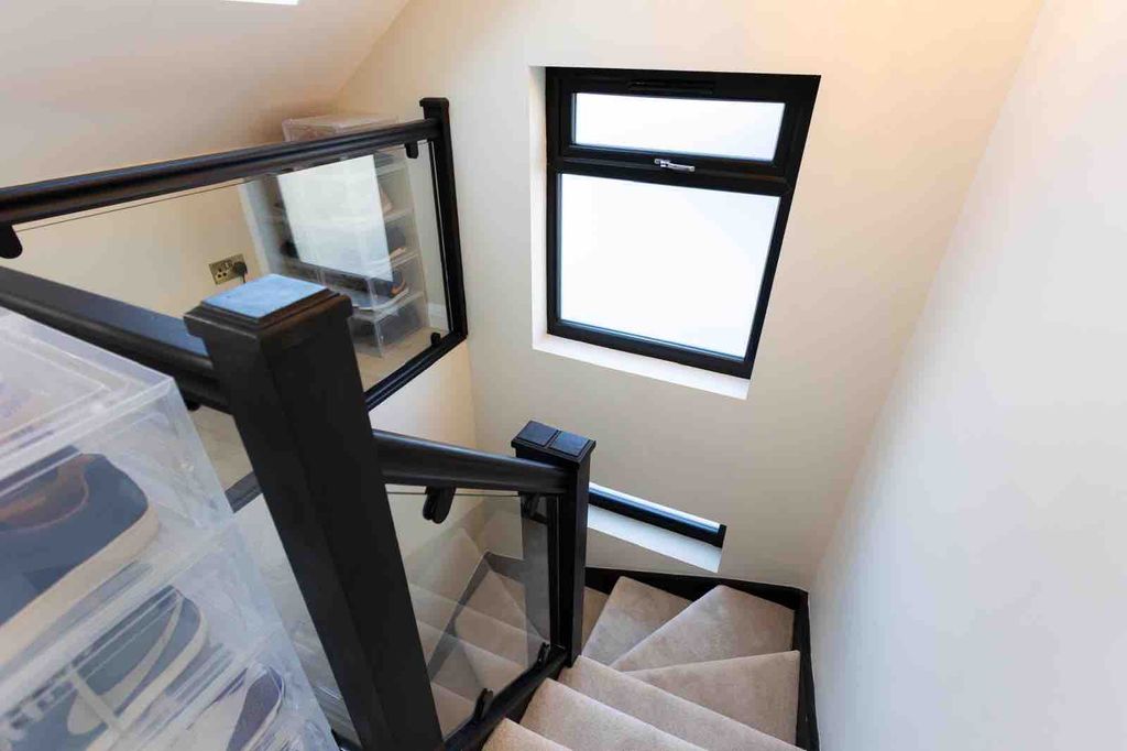 Property photo 2 of 11 Gallery