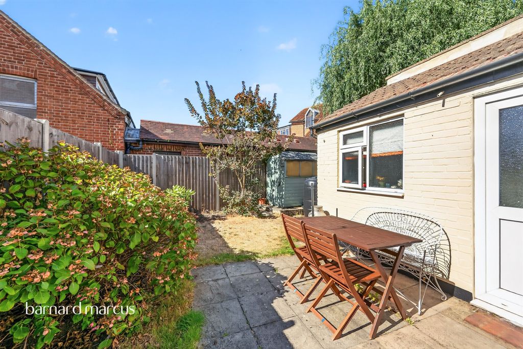 Property photo 3 of 11