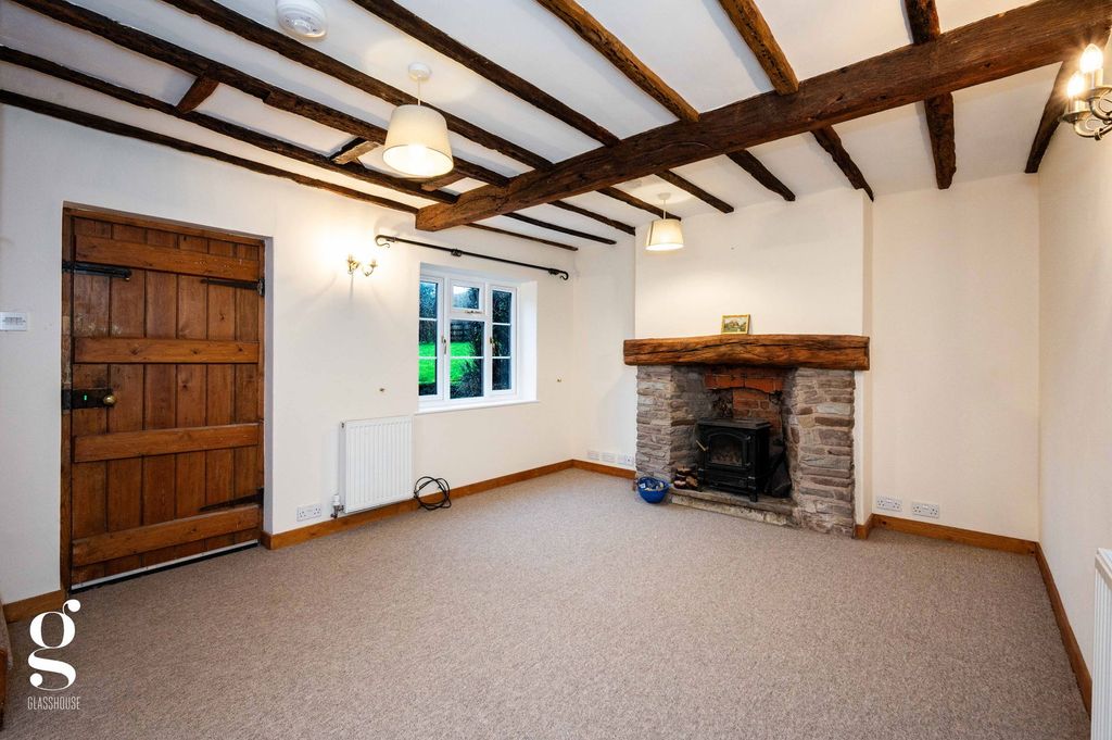 Property photo 2 of 22