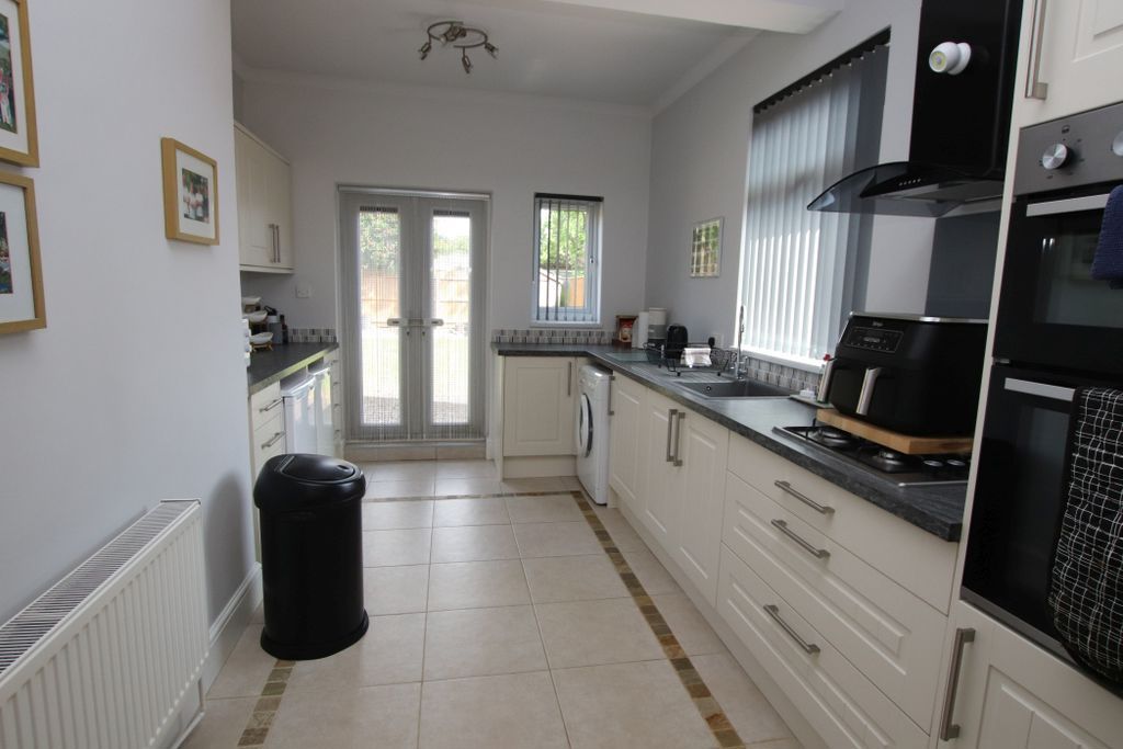 Property photo 3 of 12 Kitchen Photo 1