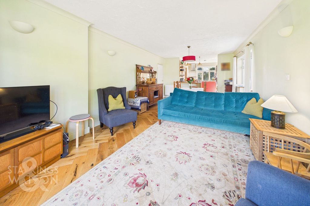 Property photo 2 of 22