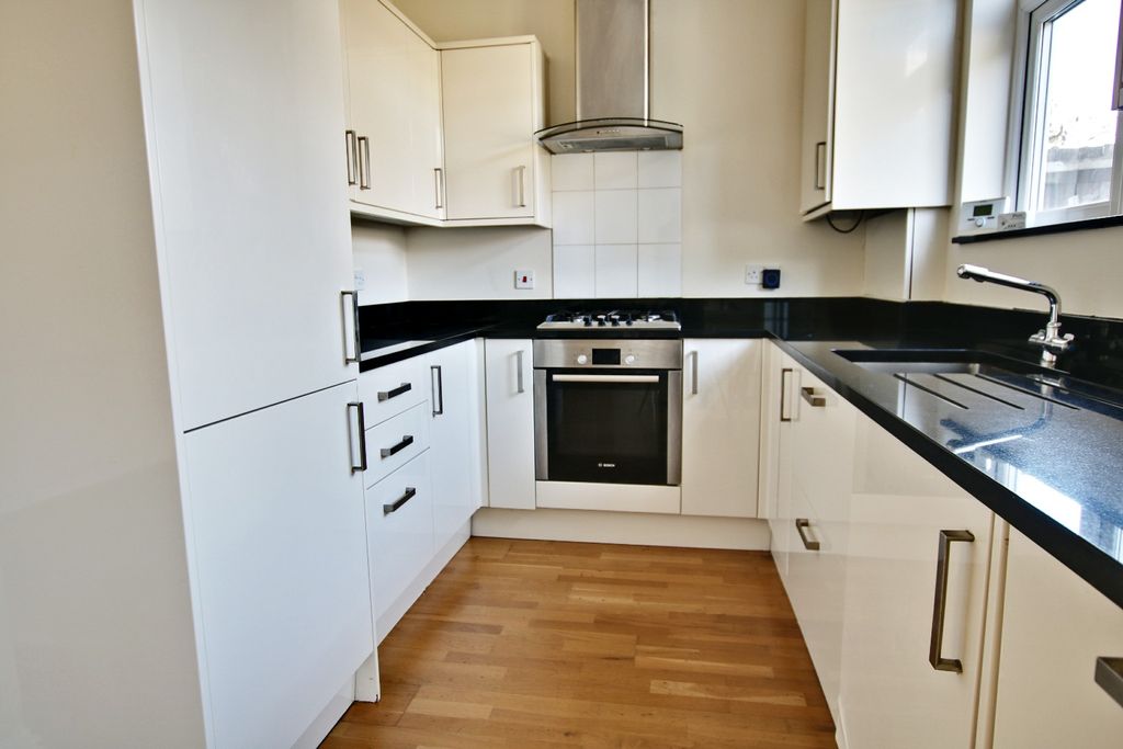 Property photo 2 of 15 2580552