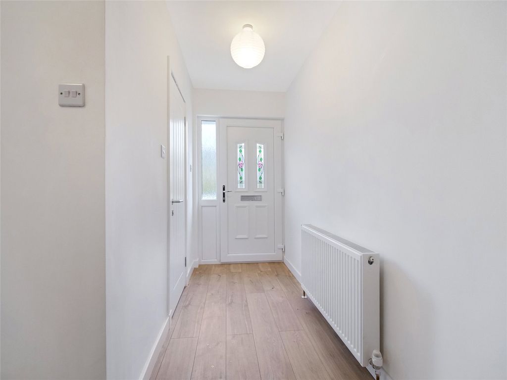 Property photo 3 of 33 Picture No. 48