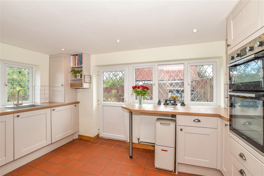 Property photo 3 of 15 Kitchen