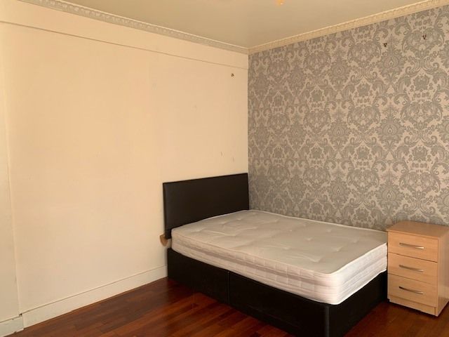 Property photo 2 of 6 Room