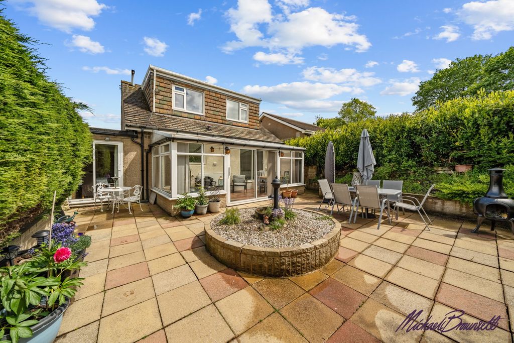 Property photo 1 of 33