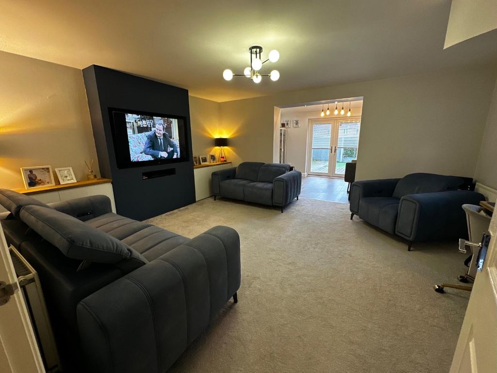 Property photo 2 of 22 Pel Crescent Livingroom2.Jpg