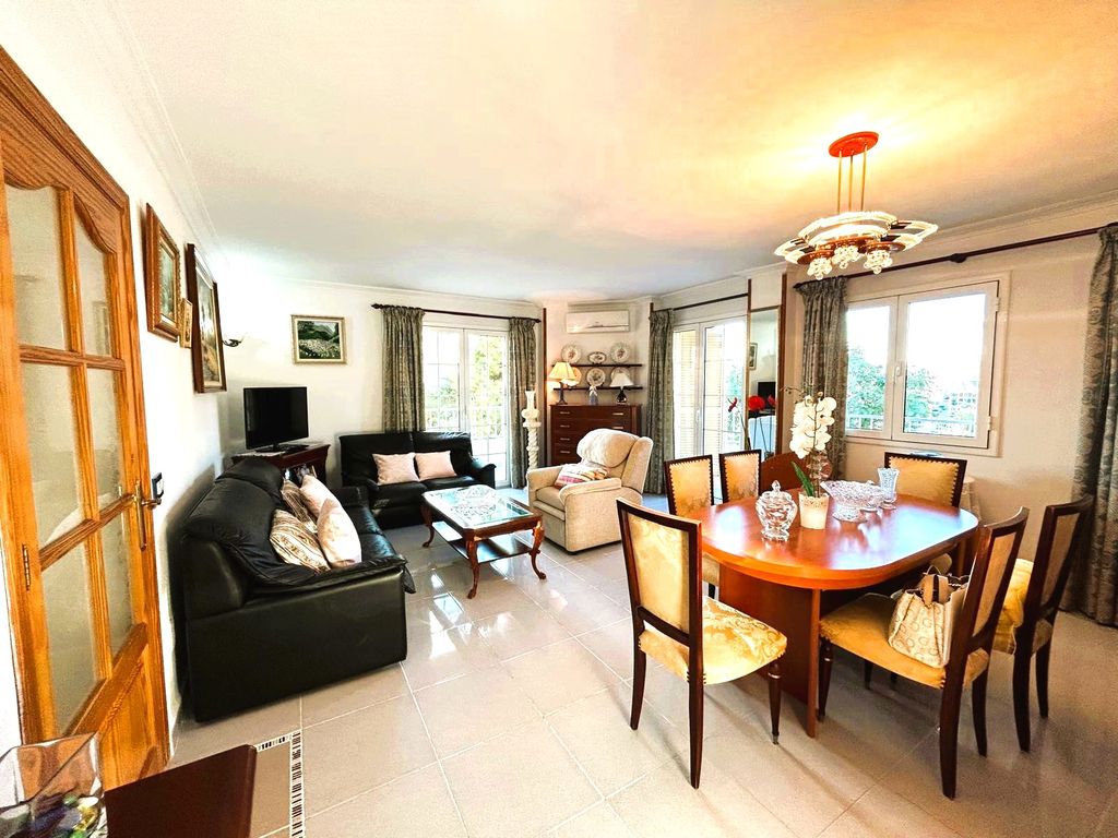 Property photo 2 of 13 2 81015.Jpeg