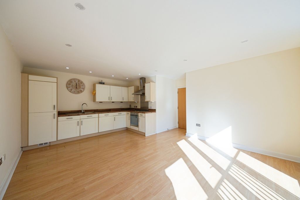 Property photo 3 of 17 Image