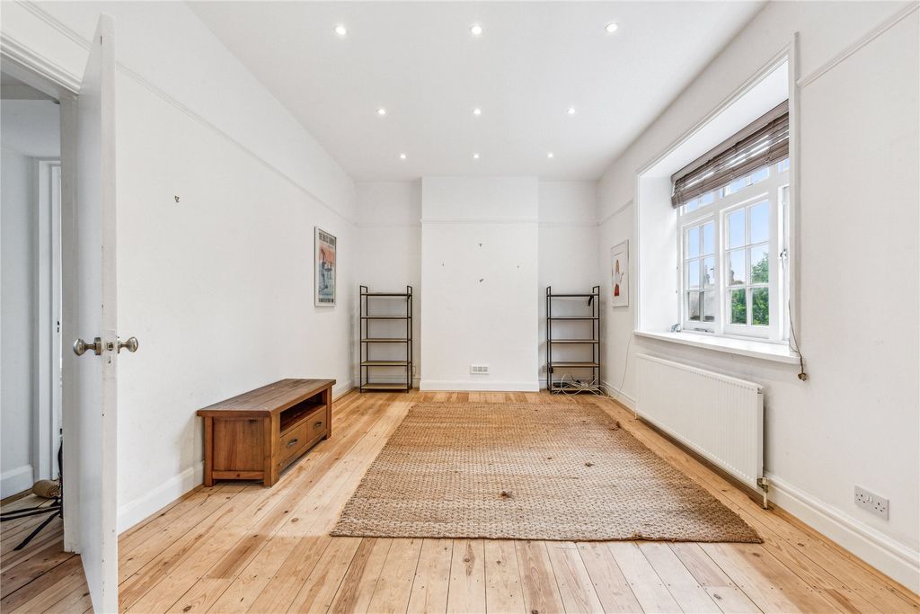 Property photo 2 of 9 Picture No. 15