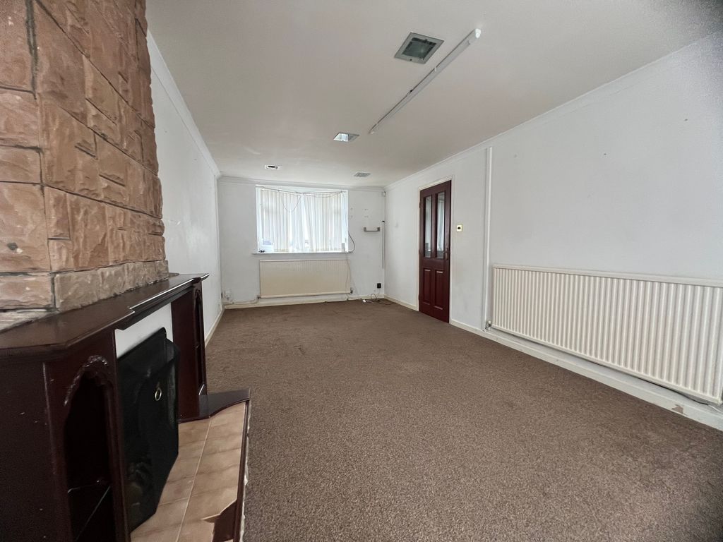 Property photo 3 of 12 Image