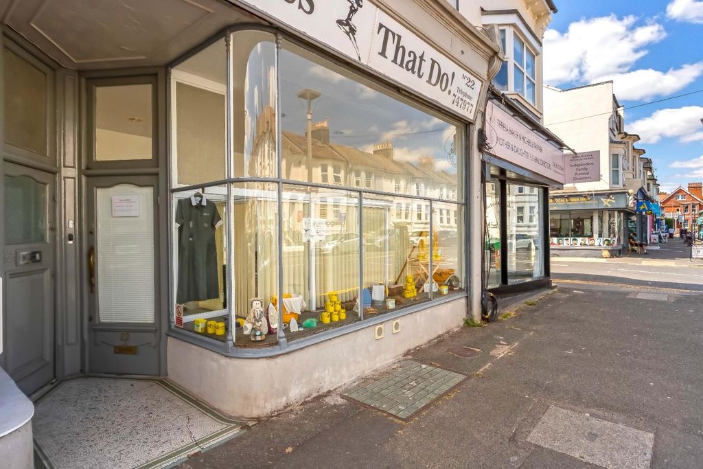 Property photo 2 of 11 Blatchington Rd_11.Jpg