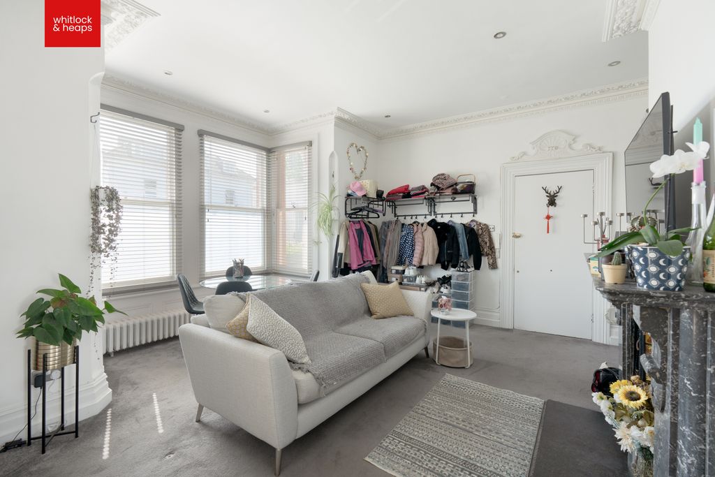 Property photo 3 of 12 liv