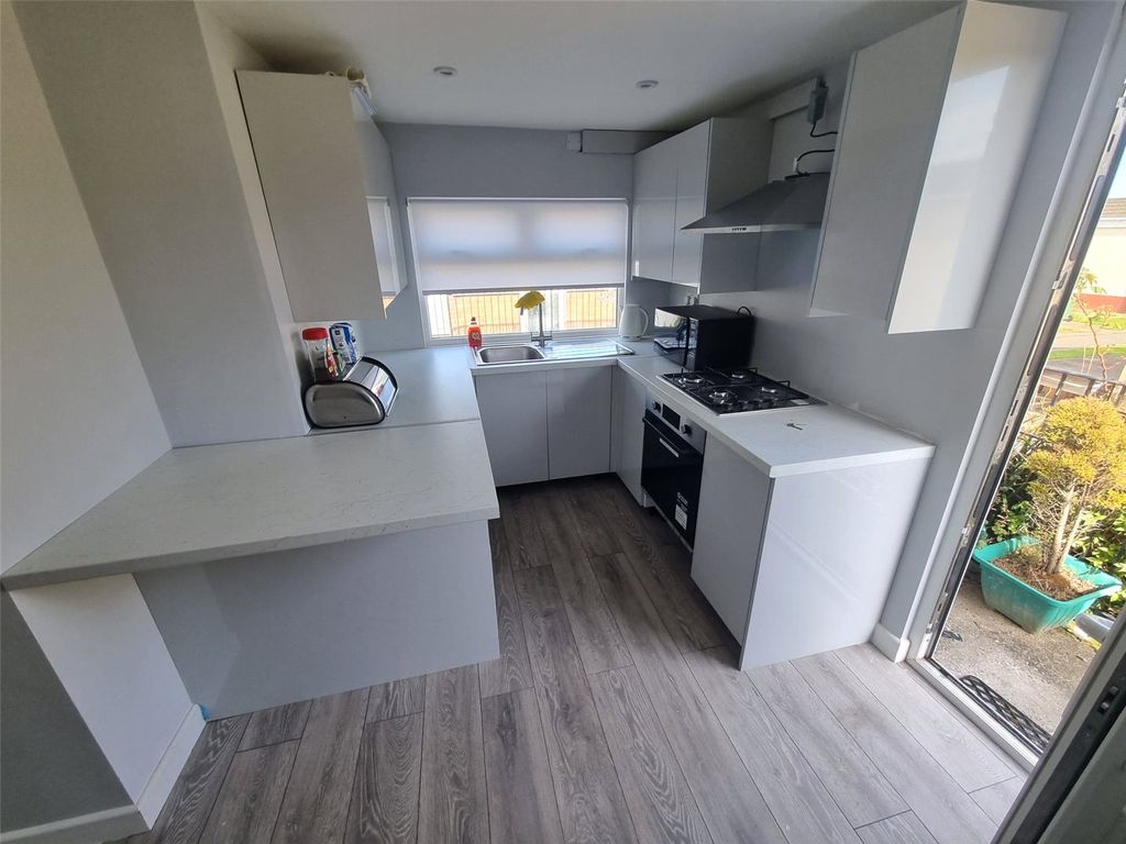 Property photo 3 of 15 Picture No. 18