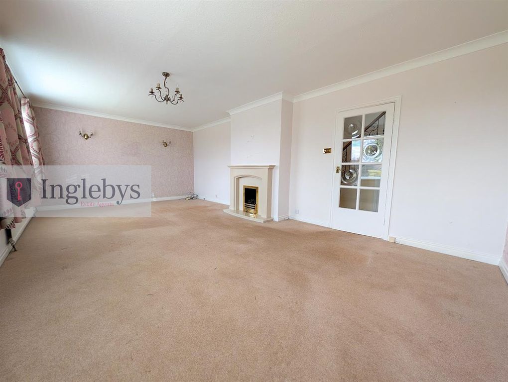 Property photo 3 of 28