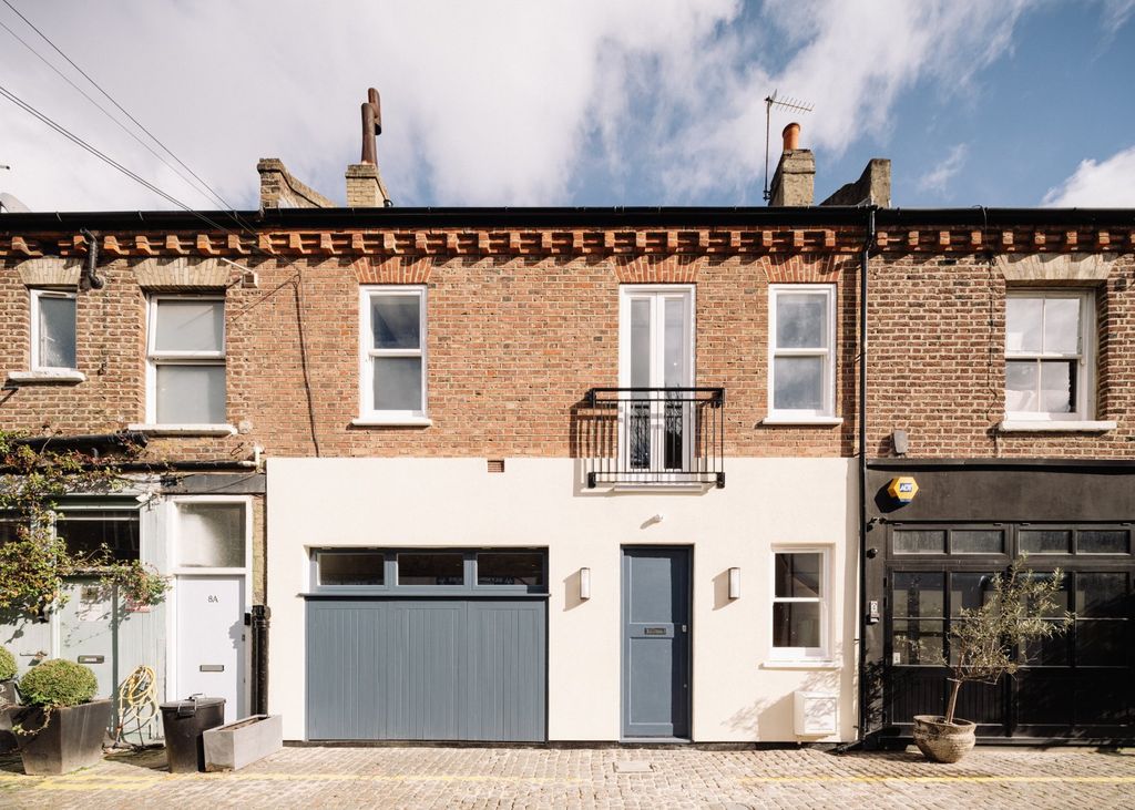 Property photo 2 of 14 External