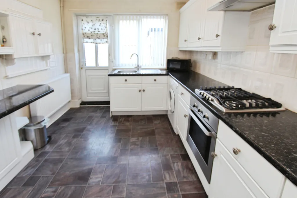 House in Nottingham, Clifton - More