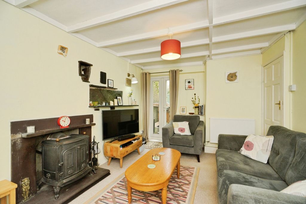 Property photo 3 of 17 Photo