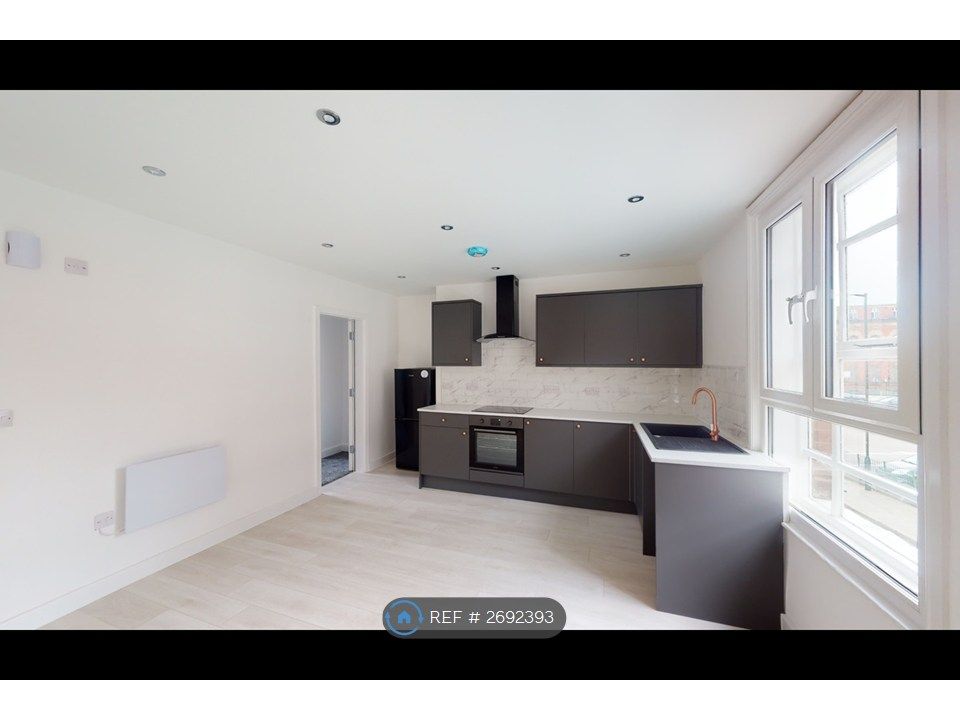 Property photo 2 of 11 Living/Kitchen Area