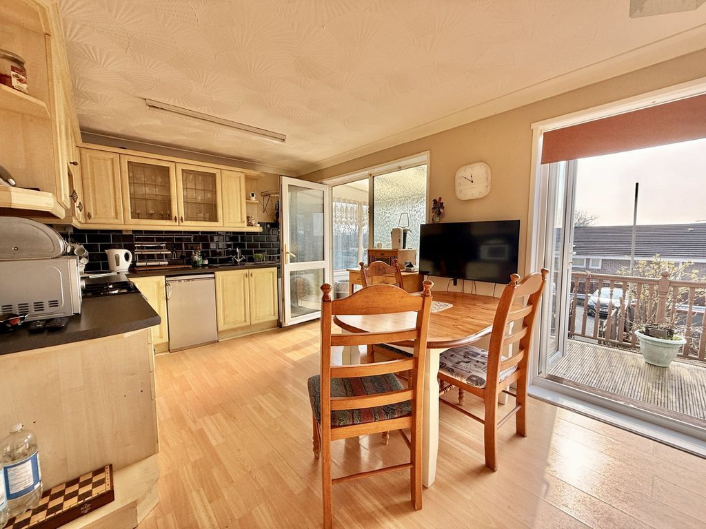 Property photo 3 of 18 Photo 1