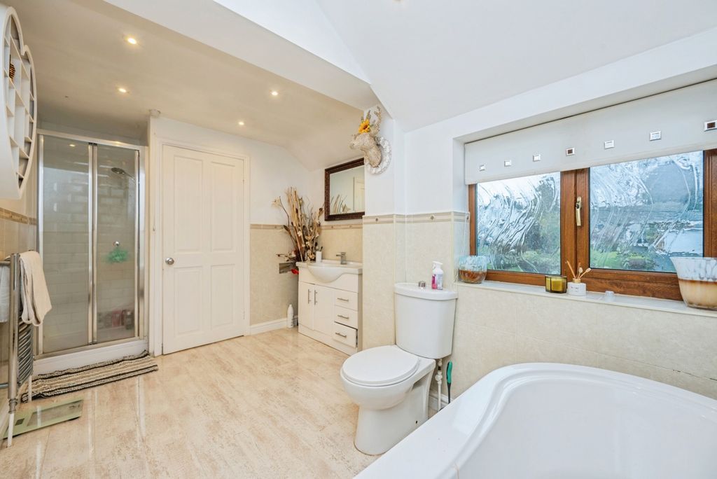 Property photo 3 of 21 Pbox-Img.Jpg