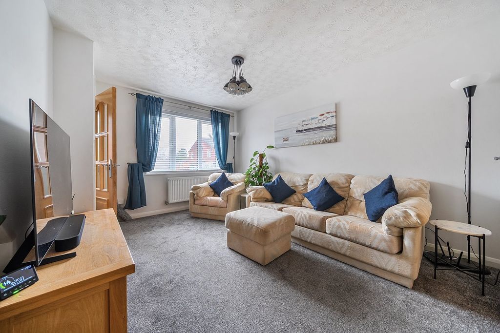 Property photo 2 of 14