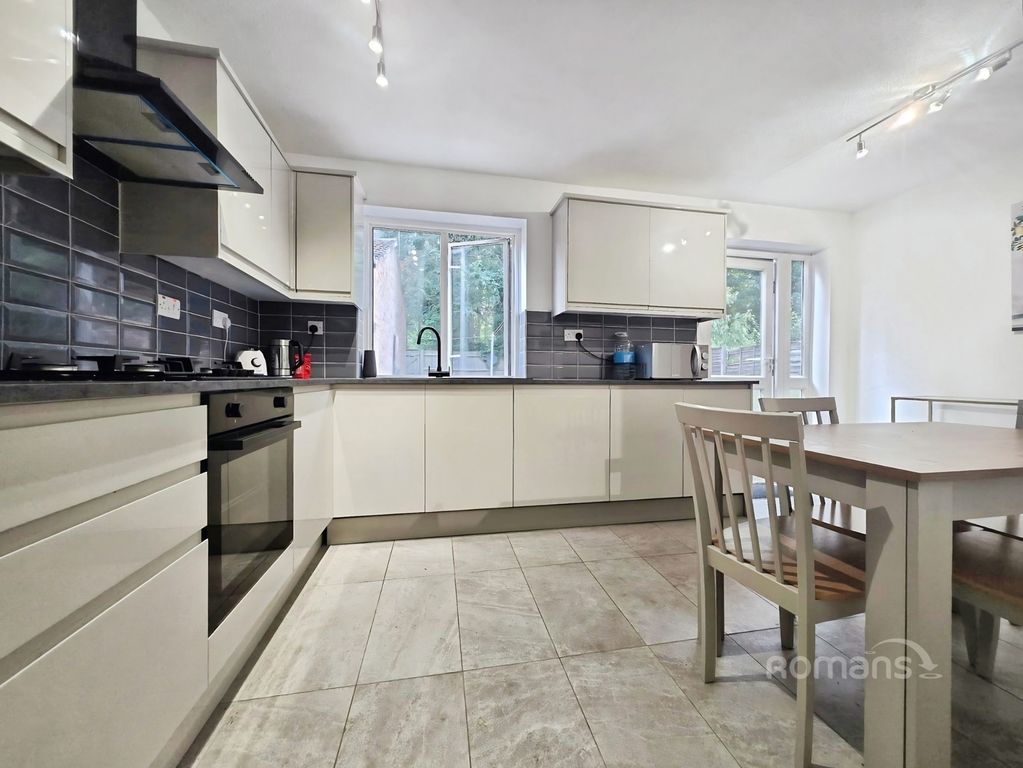 Property photo 2 of 11 Pbox-Img.Jpg