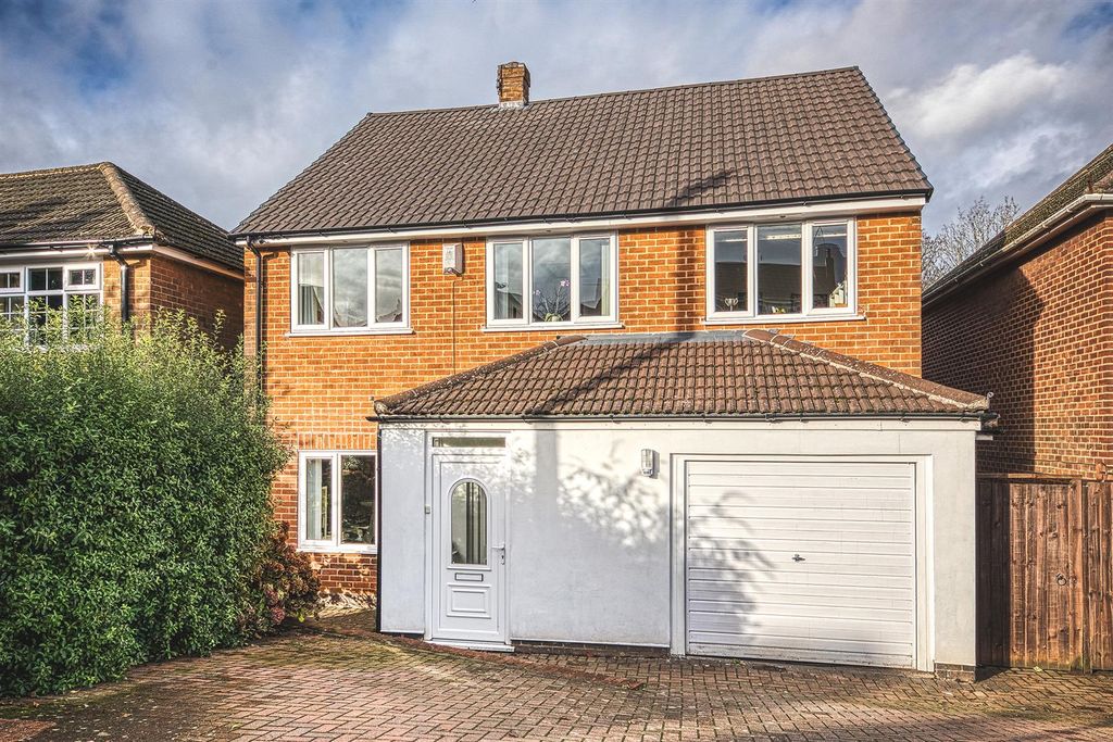 Property photo 1 of 33