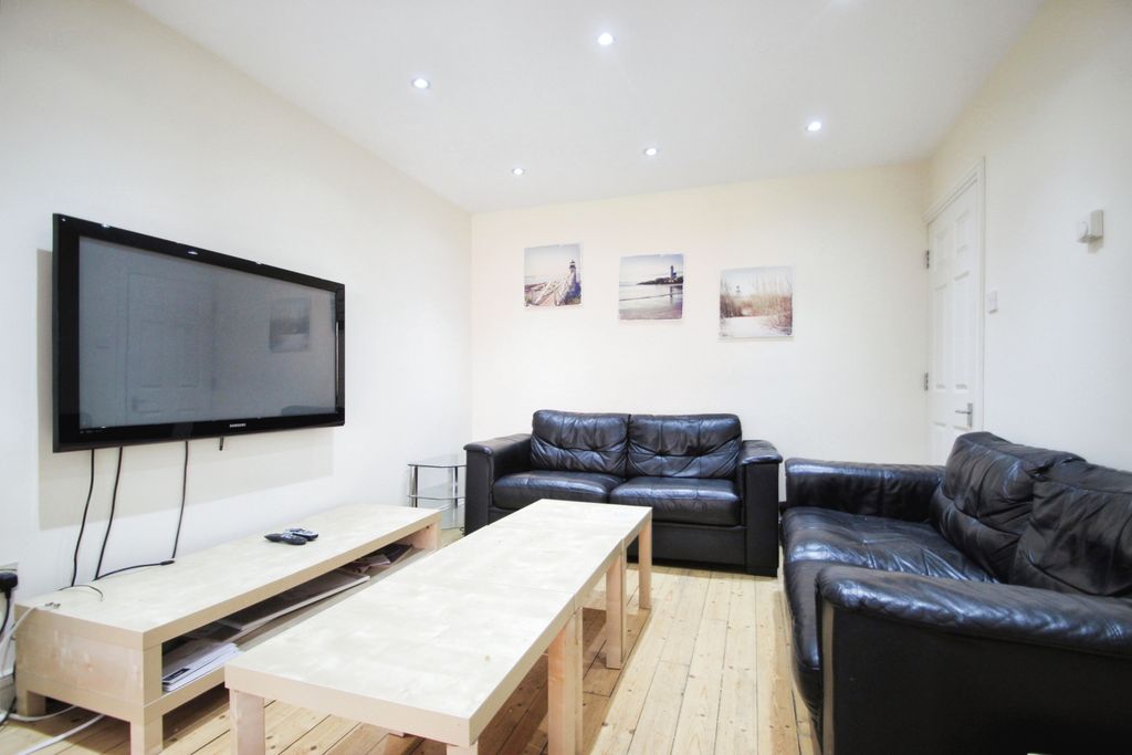 Property photo 2 of 10 60F313dc-Img_9125_3_Original