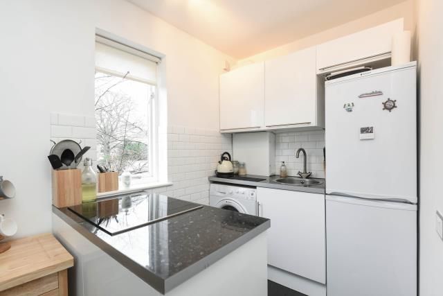 Property photo 2 of 9 Kitchen
