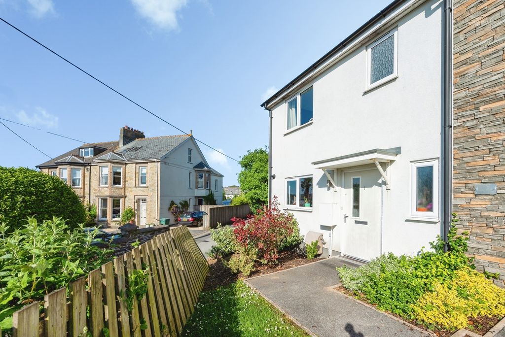 Property photo 1 of 16 Pbox-Img.Jpg