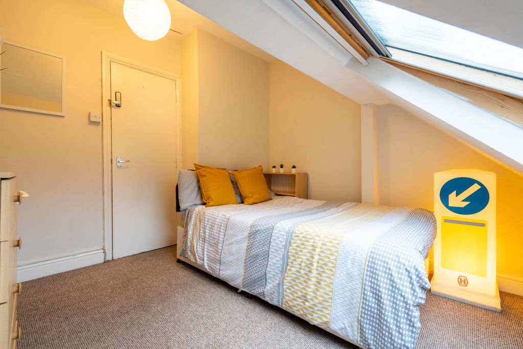 Property photo 3 of 6