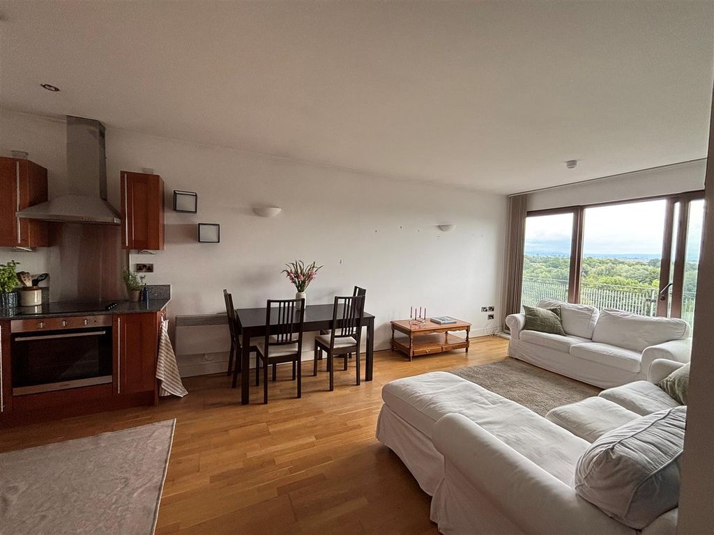 Property photo 3 of 13