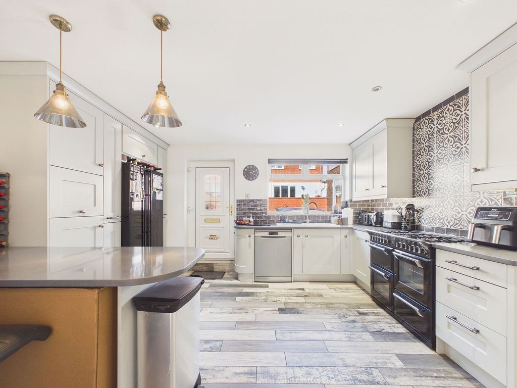 Property photo 1 of 15 Kitchen