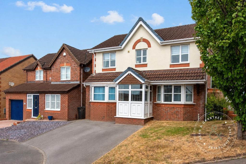 Property photo 1 of 36 Dartington Front.Jpg