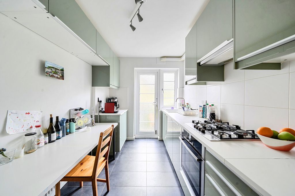 Property photo 2 of 17 1432897-16-69De65...