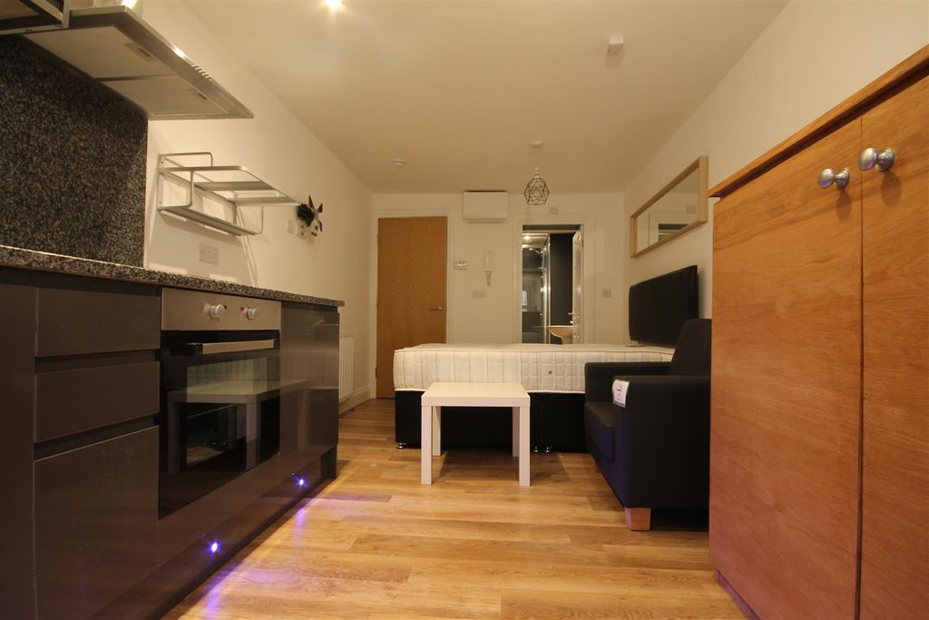 Property photo 3 of 8 3.Jpg