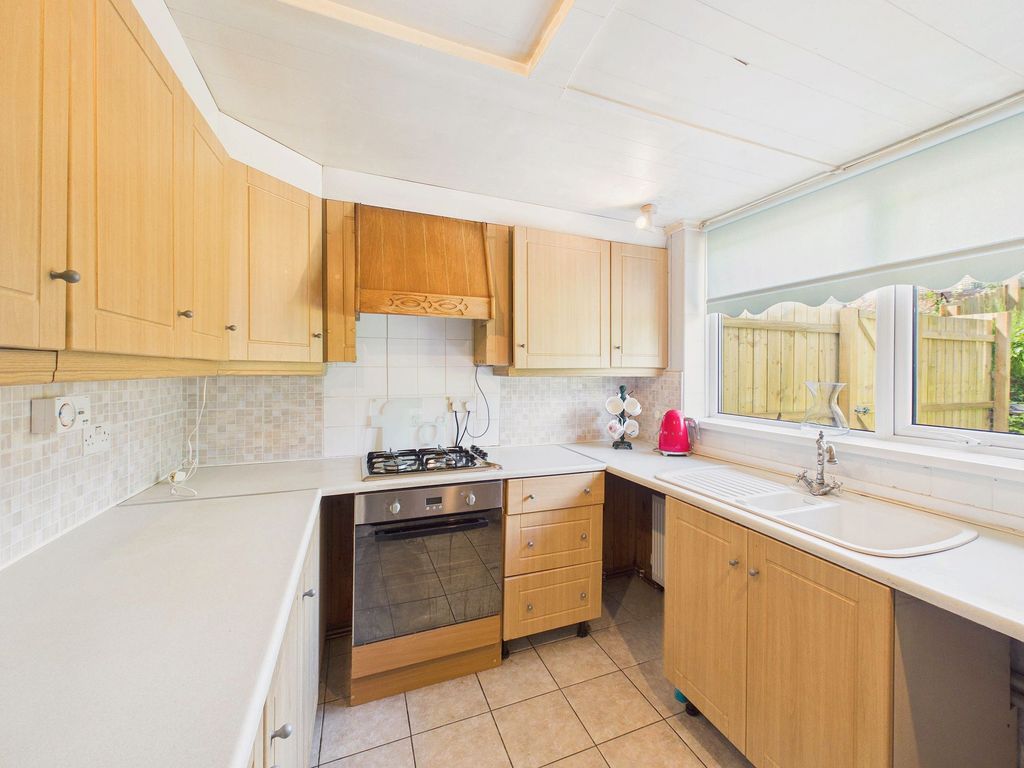 Property photo 3 of 14 Kitchen
