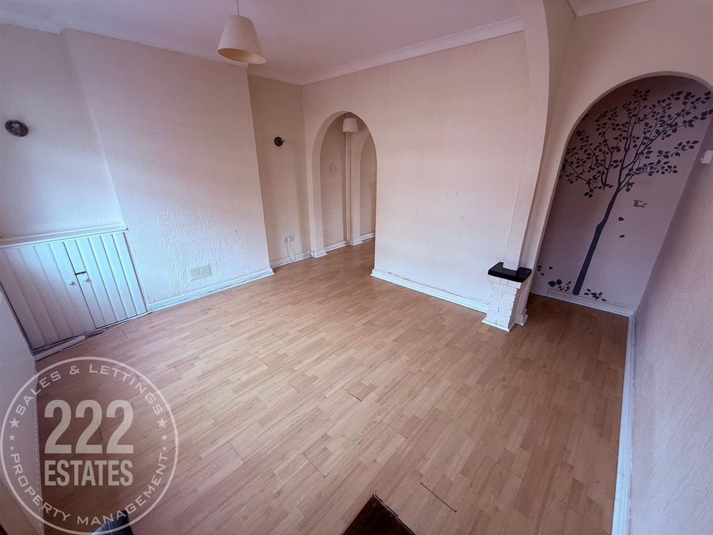 Property photo 2 of 12 Photo-2025-10-06-12-54-09 (11).Jpg