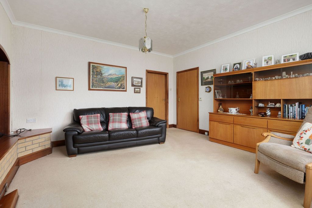 Property photo 3 of 23