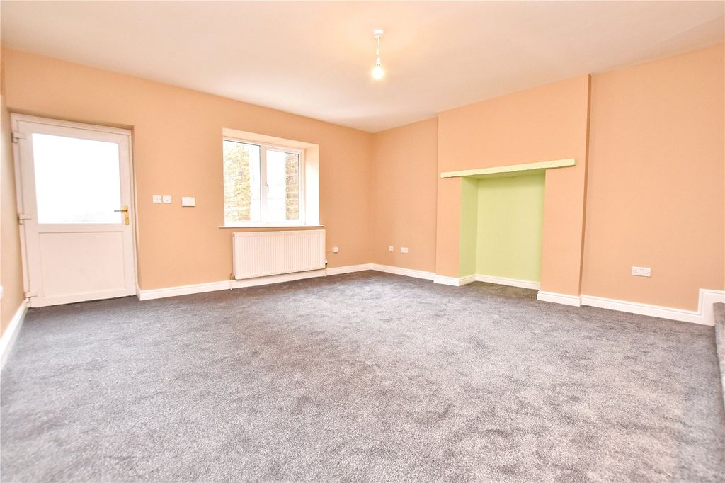 Property photo 2 of 11 Picture 2