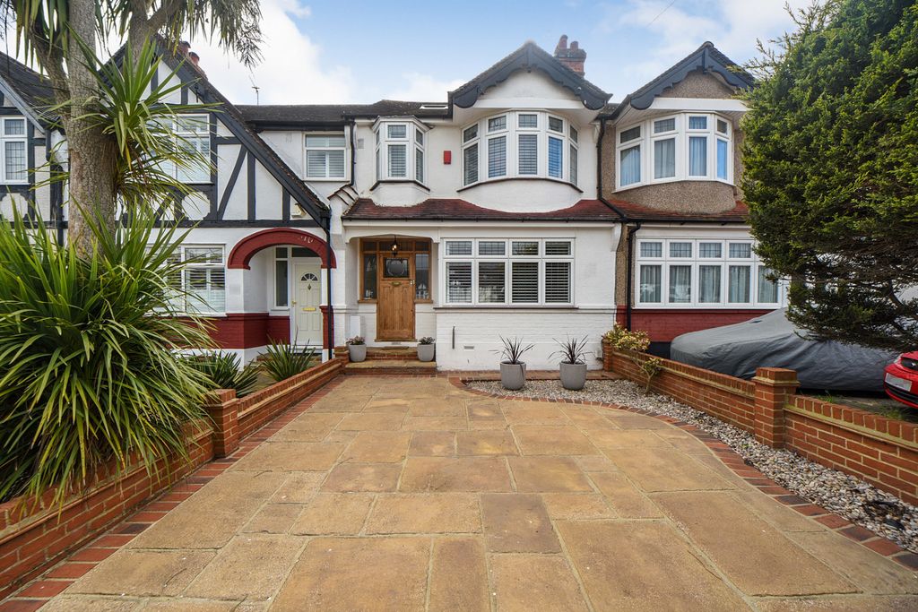 Property photo 1 of 20 Exterior