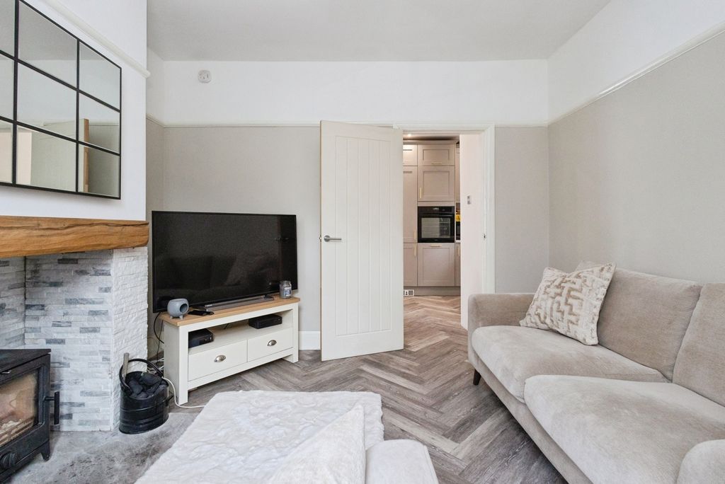 Property photo 3 of 20 Pbox-Img.Jpg