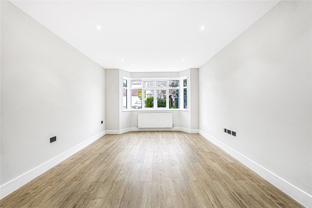 Property photo 3 of 16 Picture No. 09