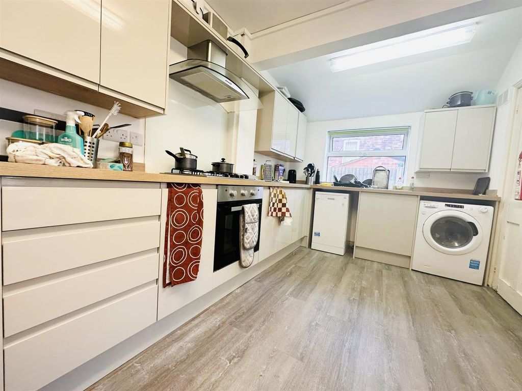 Property photo 2 of 13 Kitchen Area