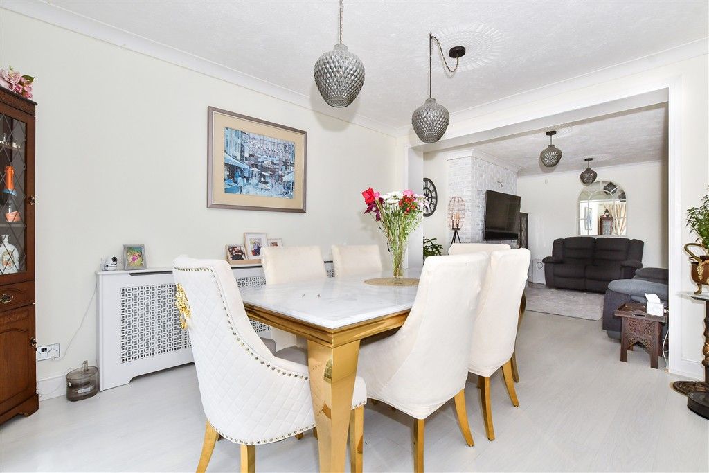 Property photo 1 of 10 Dining Area