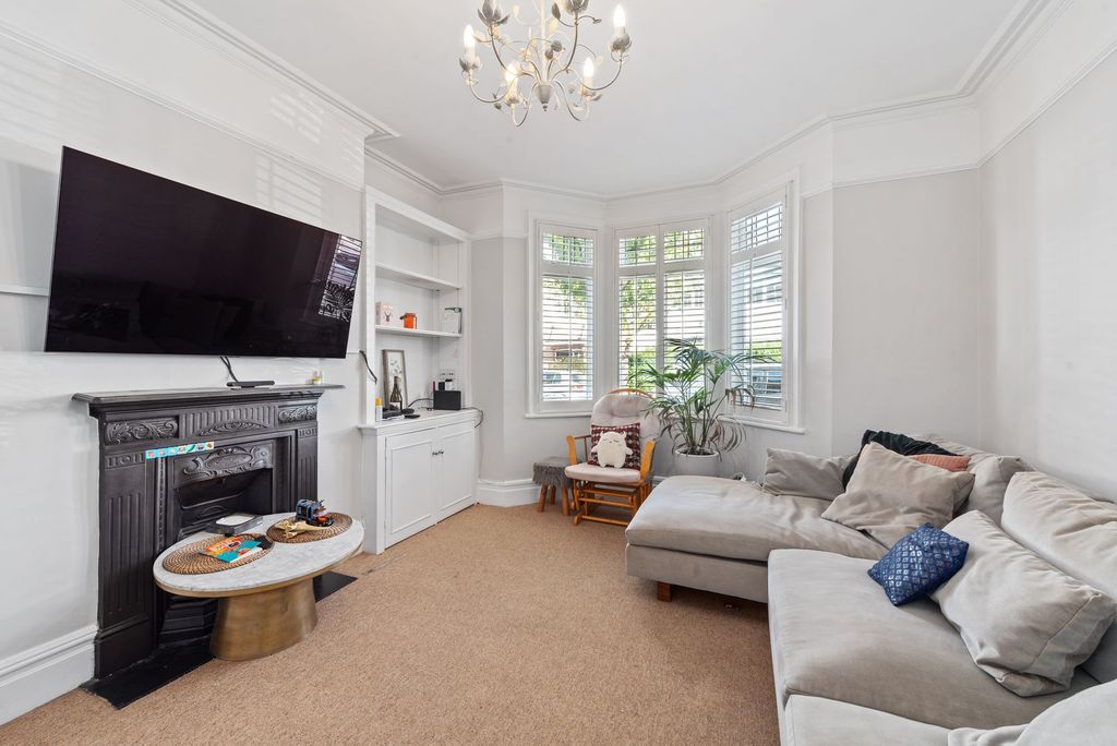 Property photo 2 of 11