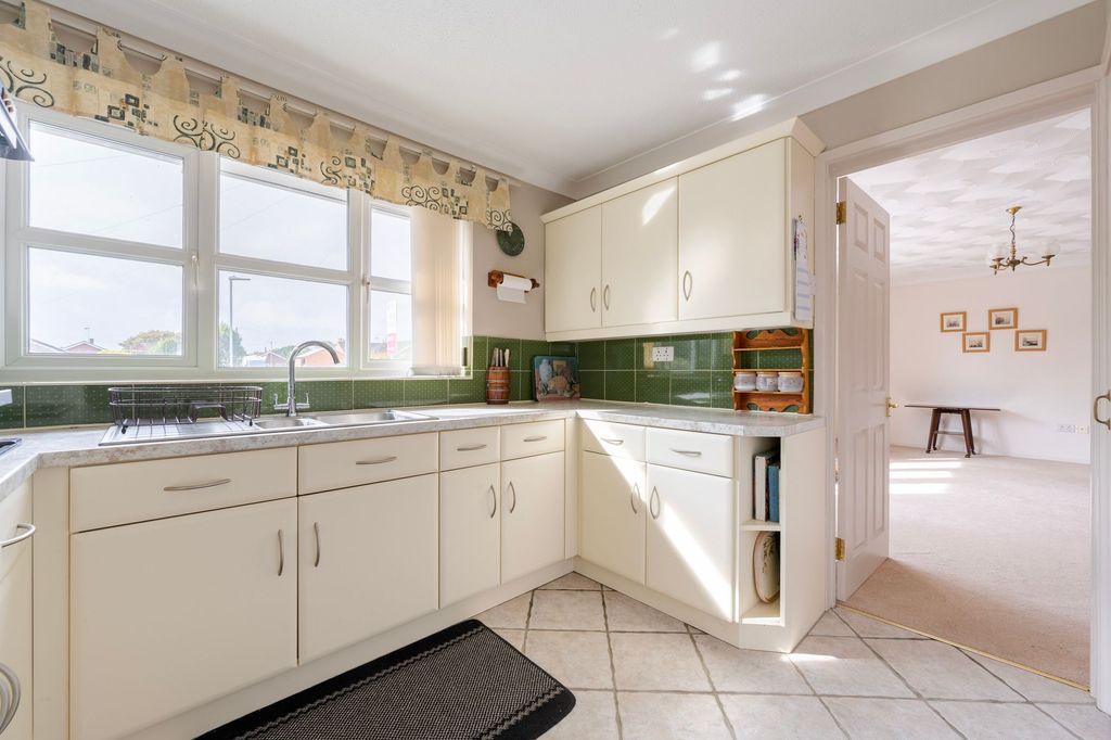 Property photo 2 of 16