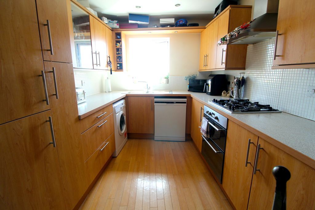 Property photo 2 of 8 Kitchen